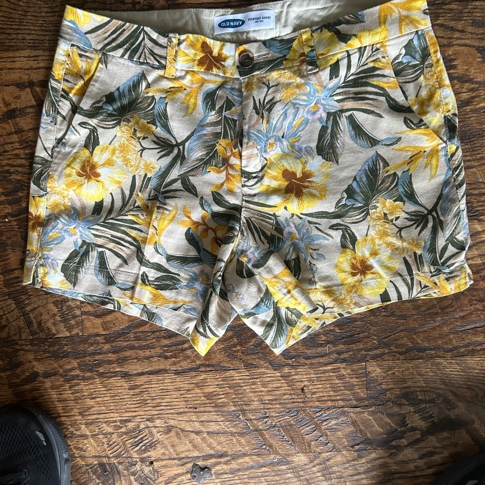 Lot 2 Old Navy Every Day Shorts Mid Rise Botanical Linen & Plaid Size 12 - Picture 2 of 7